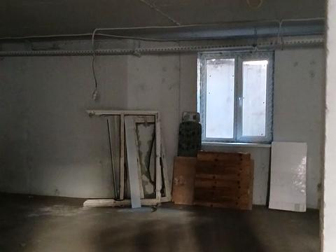 комерційна за адресою Західна вул., 10