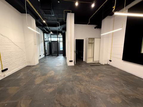 комерційна за адресою с. Петропавлівська борщагівка, Львівська вул., 1-А