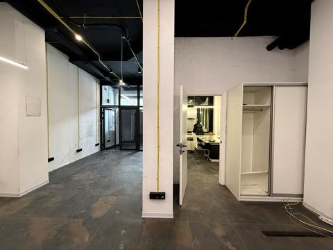 комерційна за адресою с. Петропавлівська борщагівка, Львівська вул., 1-А