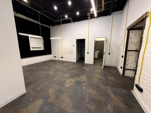 комерційна за адресою с. Петропавлівська борщагівка, Львівська вул., 1-А