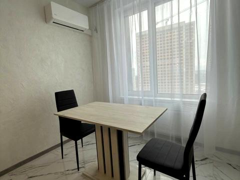 квартира за адресою Академіка Заболотного вул., 1-Б