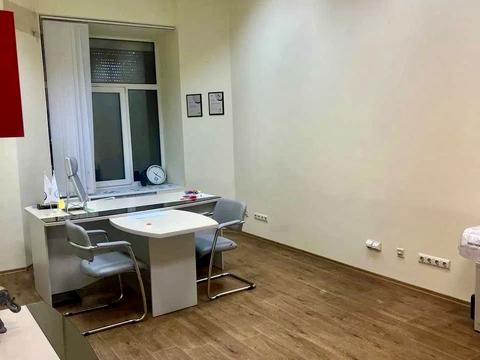 комерційна за адресою 93-ї Холодноярської Бригади вул., 3