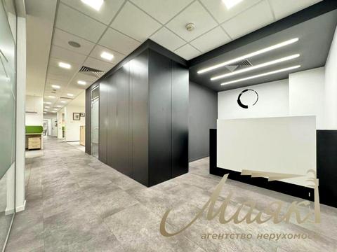 комерційна за адресою Київ, Спортивна пл., 3