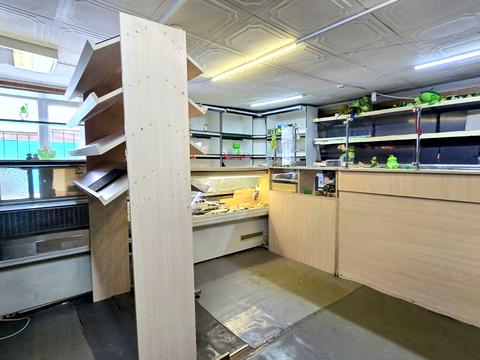 комерційна за адресою смт. Іванків, Розважівська, 888