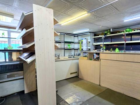 комерційна за адресою смт. Іванків, Розважівська, 888