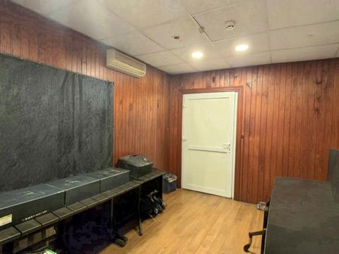 комерційна за адресою смт. Іванків, Розважівська, 888