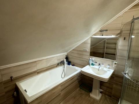 будинок за адресою Центральна