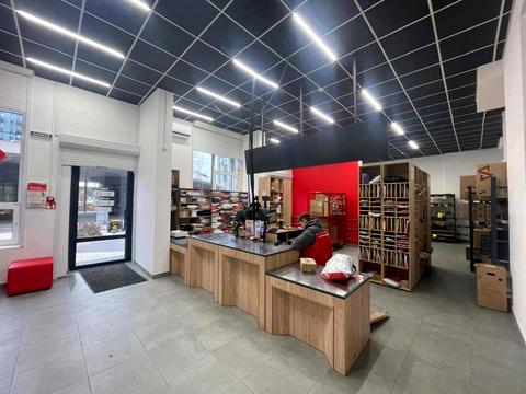 комерційна за адресою Тадея Рильського бульв., 3