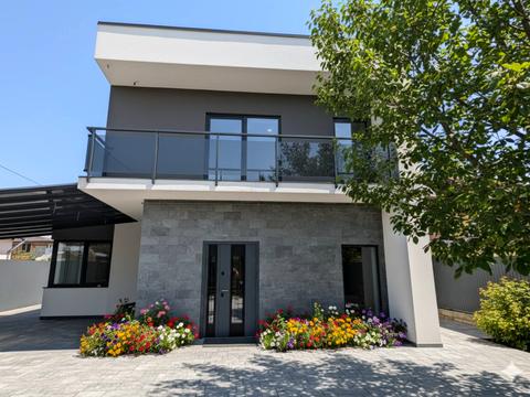 будинок за адресою Арктична вул., 11