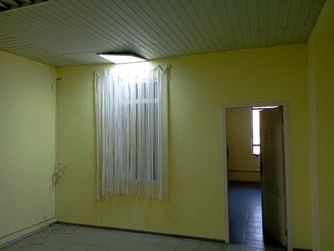 комерційна за адресою Поштова вул. (Горького), 3