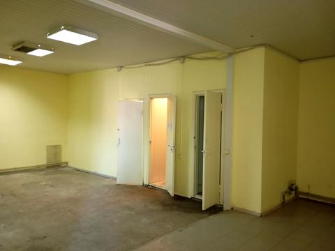 комерційна за адресою Поштова вул. (Горького), 3