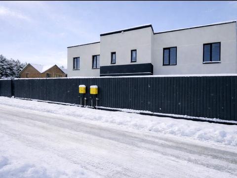 будинок за адресою Вишнева вул.