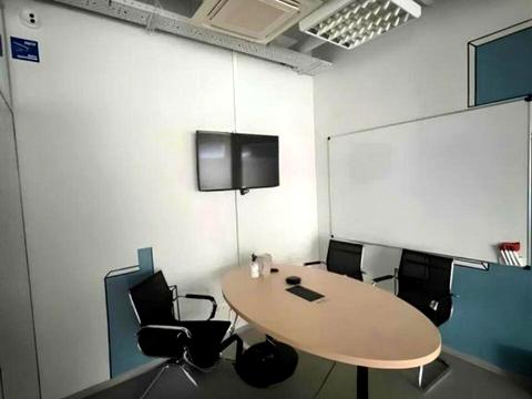 комерційна за адресою Лейпцизька вул., 15