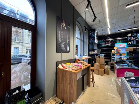 комерційна за адресою Городоцька вул., 8