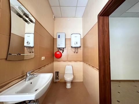 комерційна за адресою Героїв УПА вул., 3