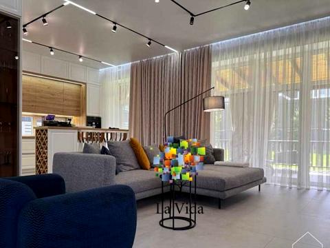 будинок за адресою Урядова, 1