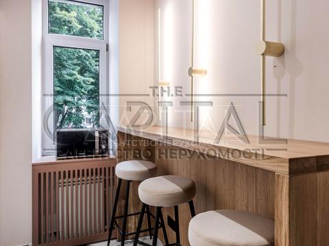 коммерческая по адресу Ивана Мазепы ул. (Январского Восстания), 3