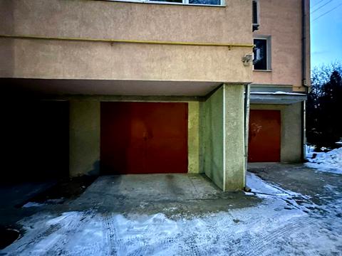 паркомісце за адресою Степана Бандери вул., 12б