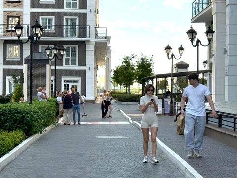 комерційна за адресою Михайла Максимовича вул. (Онуфрія Трутенка), 28-Е