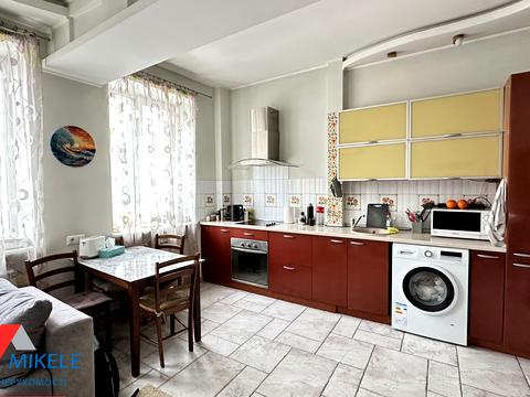 квартира за адресою Шота Руставелі вул., 21