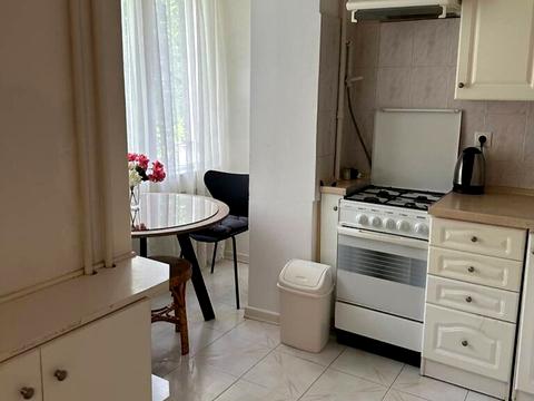 квартира за адресою Дегтярівська вул., 10