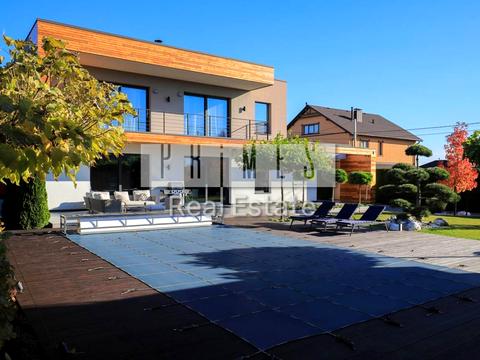 будинок за адресою Київська вул., 1