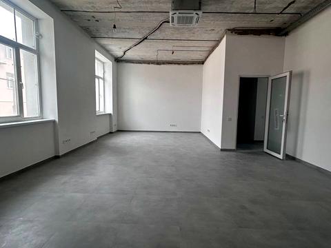 комерційна за адресою Львів, Героїв УПА вул., 73