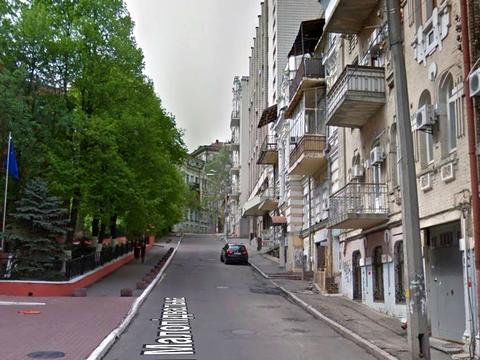 коммерческая по адресу Малопідвальна, 4