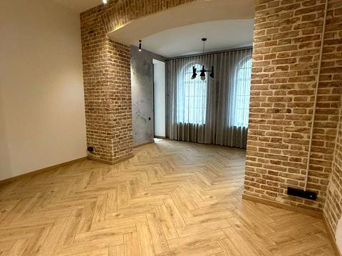 комерційна за адресою Ніжинська вул., 47