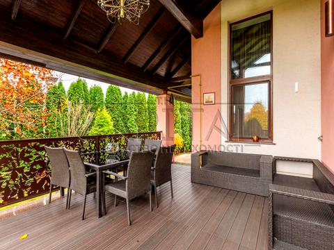 будинок за адресою Світанкова, 1