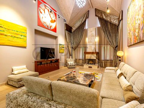 будинок за адресою Світанкова, 1