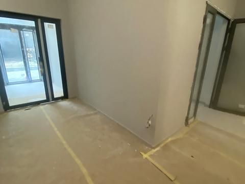 комерційна за адресою Угорська вул., 12