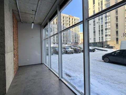 комерційна за адресою Зоряна вул., 2а