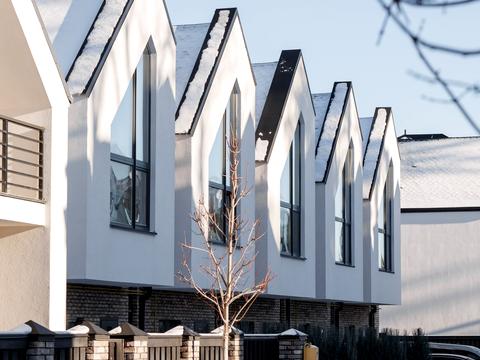 дом по адресу вул. Коновальця, 49