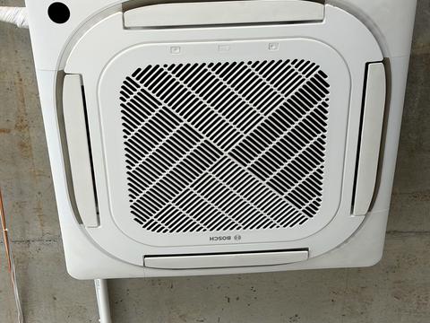 комерційна за адресою Зоряна вул., 2а