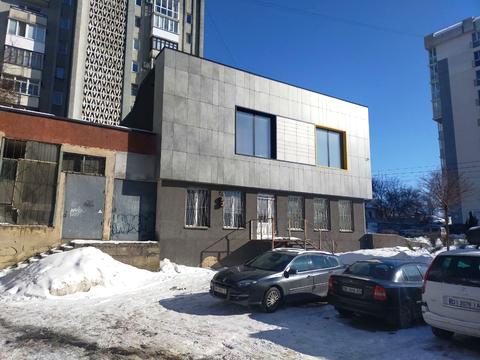 комерційна за адресою Міцкевича вул., 11