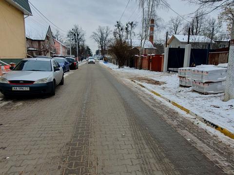 комерційна за адресою Українська вул., 48