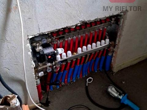 будинок за адресою с. Холмок, Головна, 20