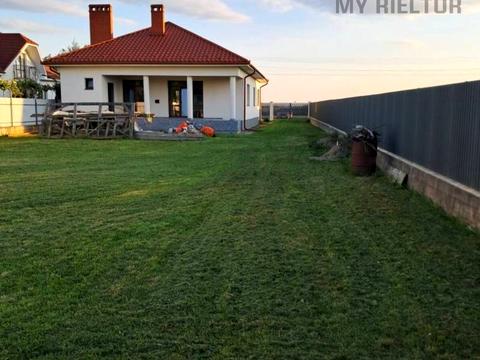 будинок за адресою с. Холмок, Головна, 20