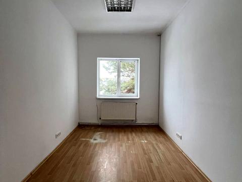 комерційна за адресою Івана Левинського вул., 1