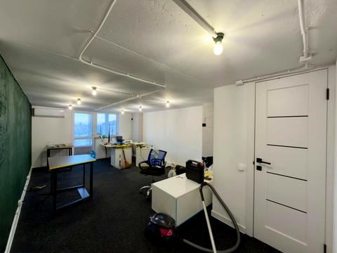 коммерческая по адресу Миколы Бажана просп., 12