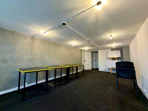 коммерческая по адресу Миколы Бажана просп., 12