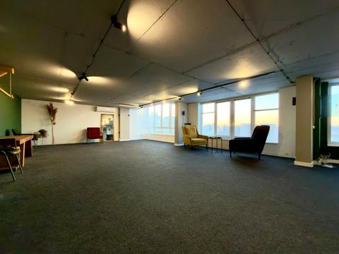 коммерческая по адресу Миколы Бажана просп., 12