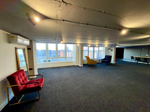 коммерческая по адресу Миколы Бажана просп., 12