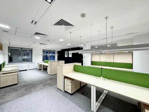 комерційна за адресою Київ, Спортивна пл., 3