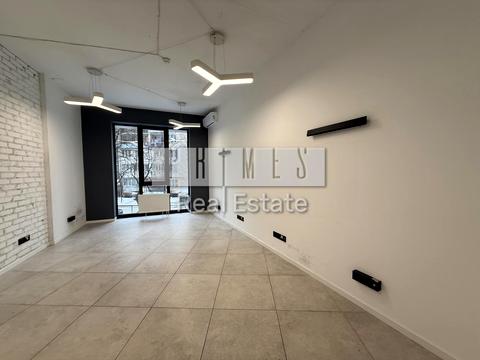 комерційна за адресою Василя Тютюнника вул. (Анрі Барбюса), 40