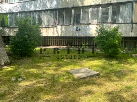 комерційна за адресою Євгена Коновальця вул. (Щорса), 3