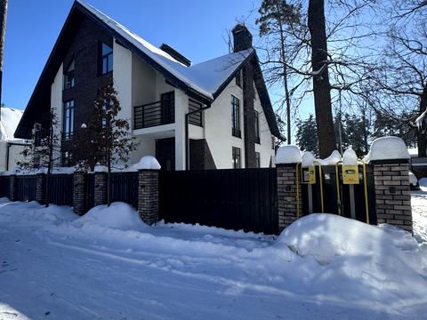 дом по адресу Евгения Коновальца ул.