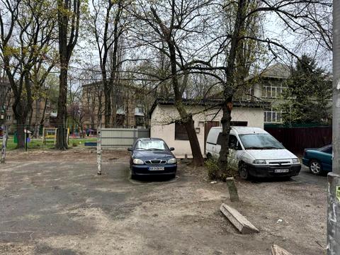 комерційна за адресою Ушинського вул., 1