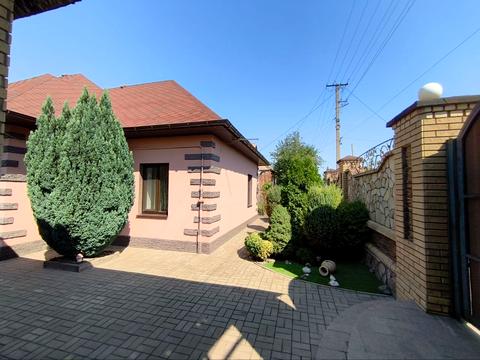 будинок за адресою Центральна